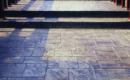 壓花地坪使用在哪些地方？壓花地坪有什么特點？